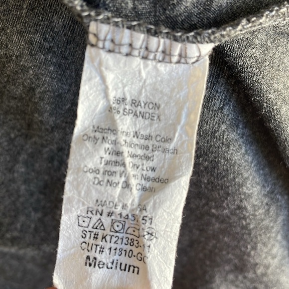 Altar’d State DOG MOM Tee - Picture 6 of 6